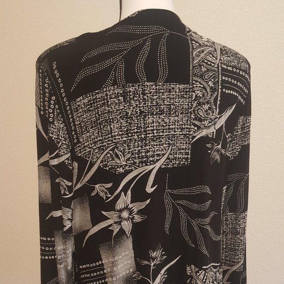 Light Jacket Sweater Black White Long Sleeve - Picture 3 of 6